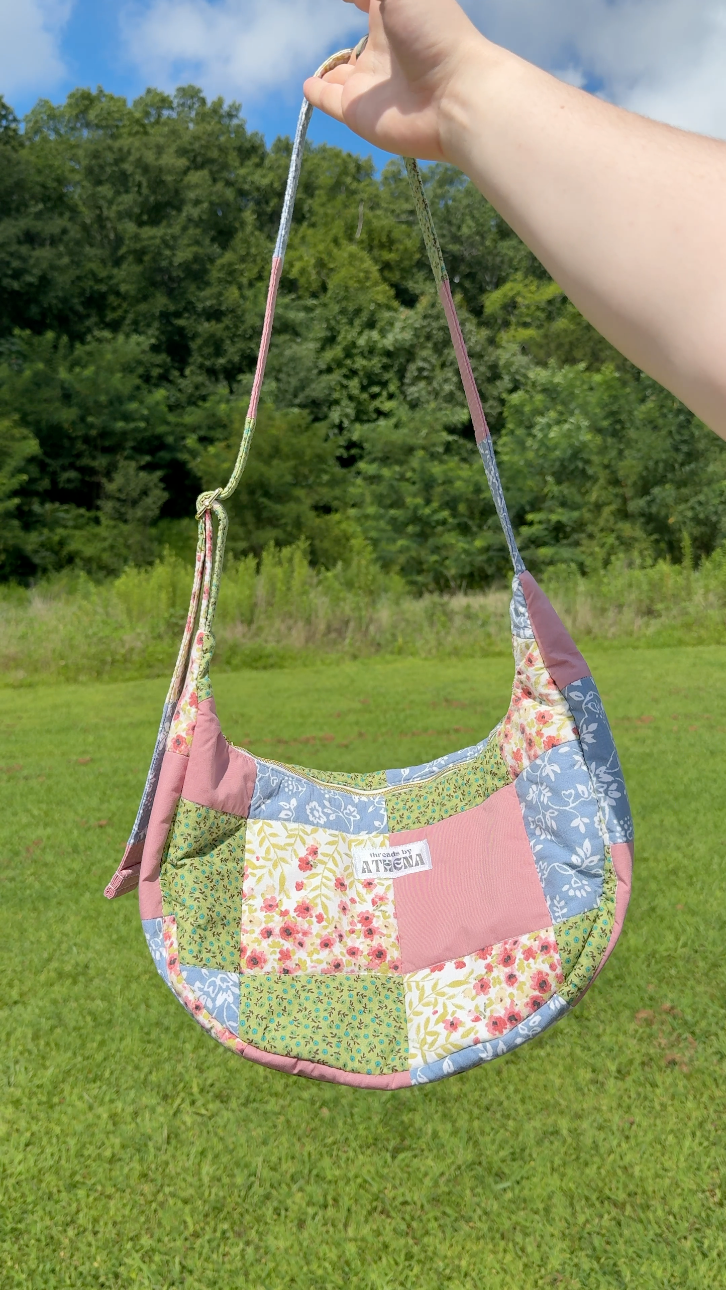 Carpo Crescent Bag