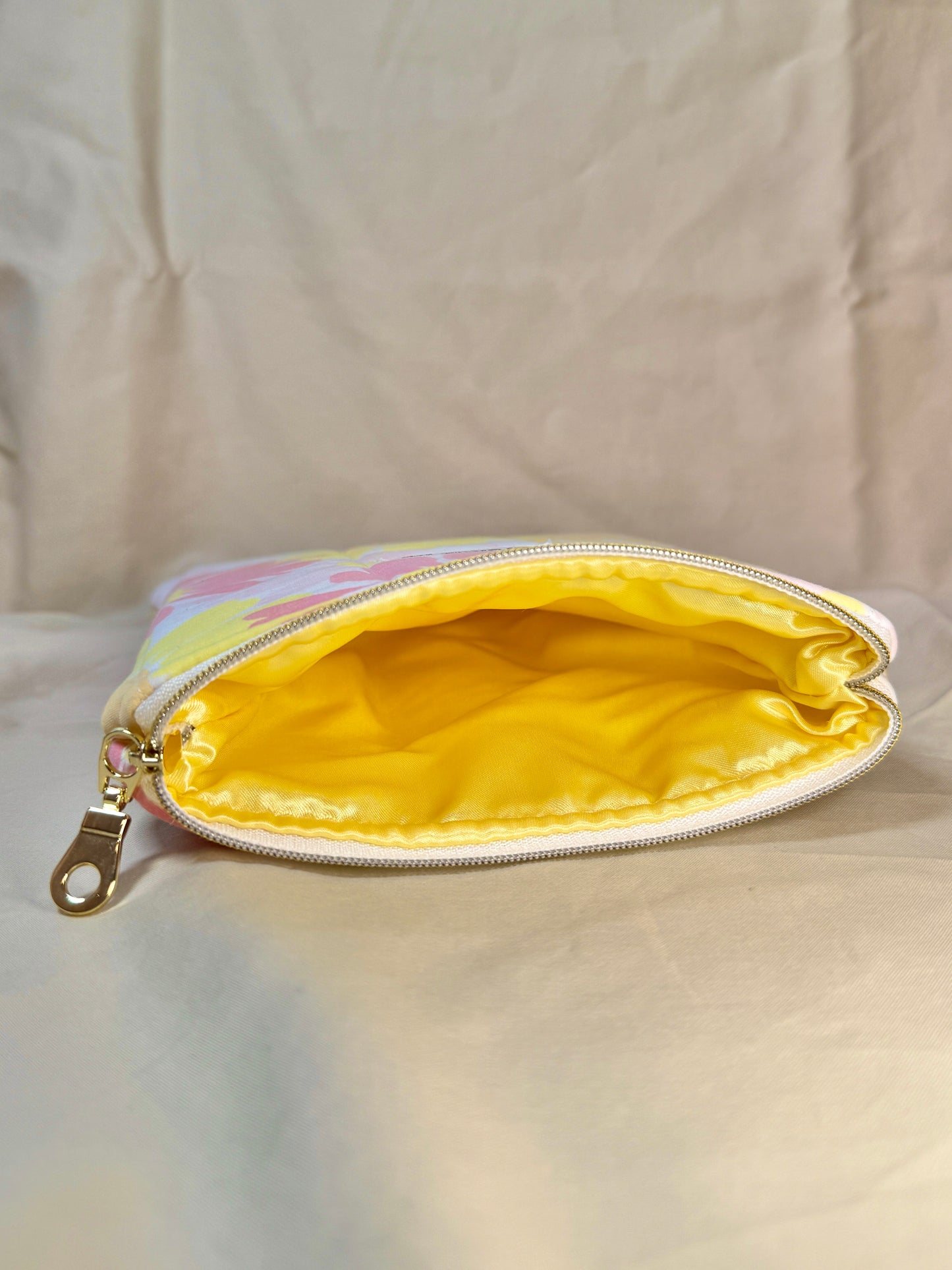 Retro Daisies Kindle Sleeve