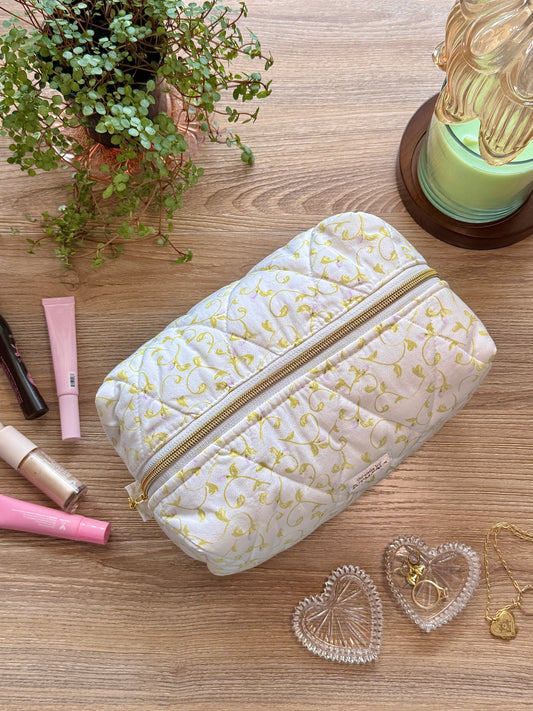 Vineyard Picnic Boxy Pouch