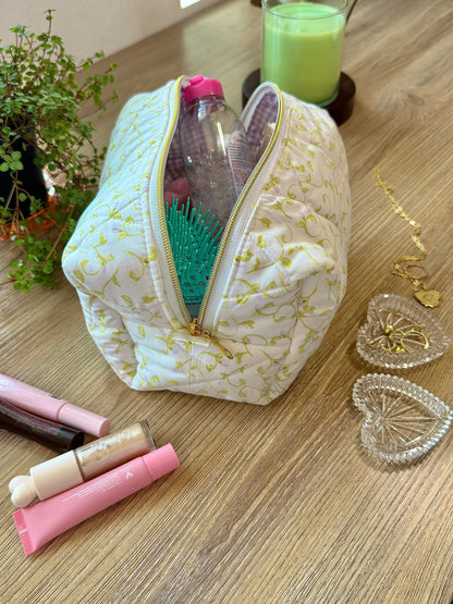 Vineyard Picnic Boxy Pouch