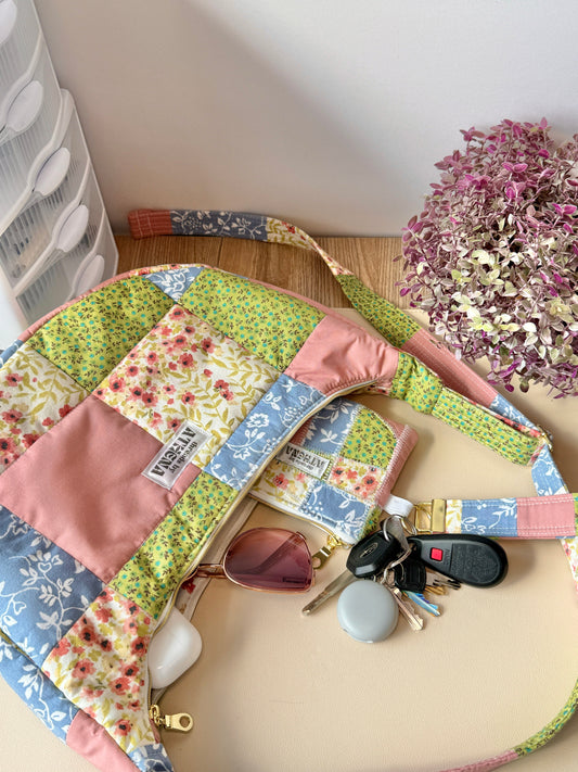 Carpo Crescent Bag
